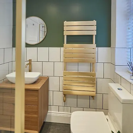 Host & - Abbey Nook *