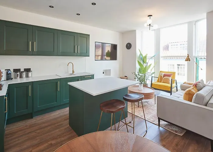 Host & - Abbey Nook *